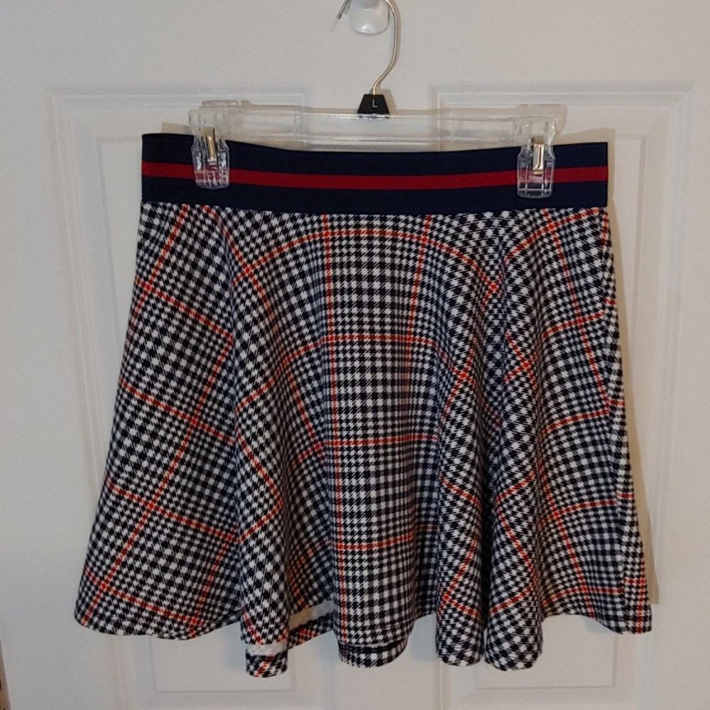 Plaid swing skirt
